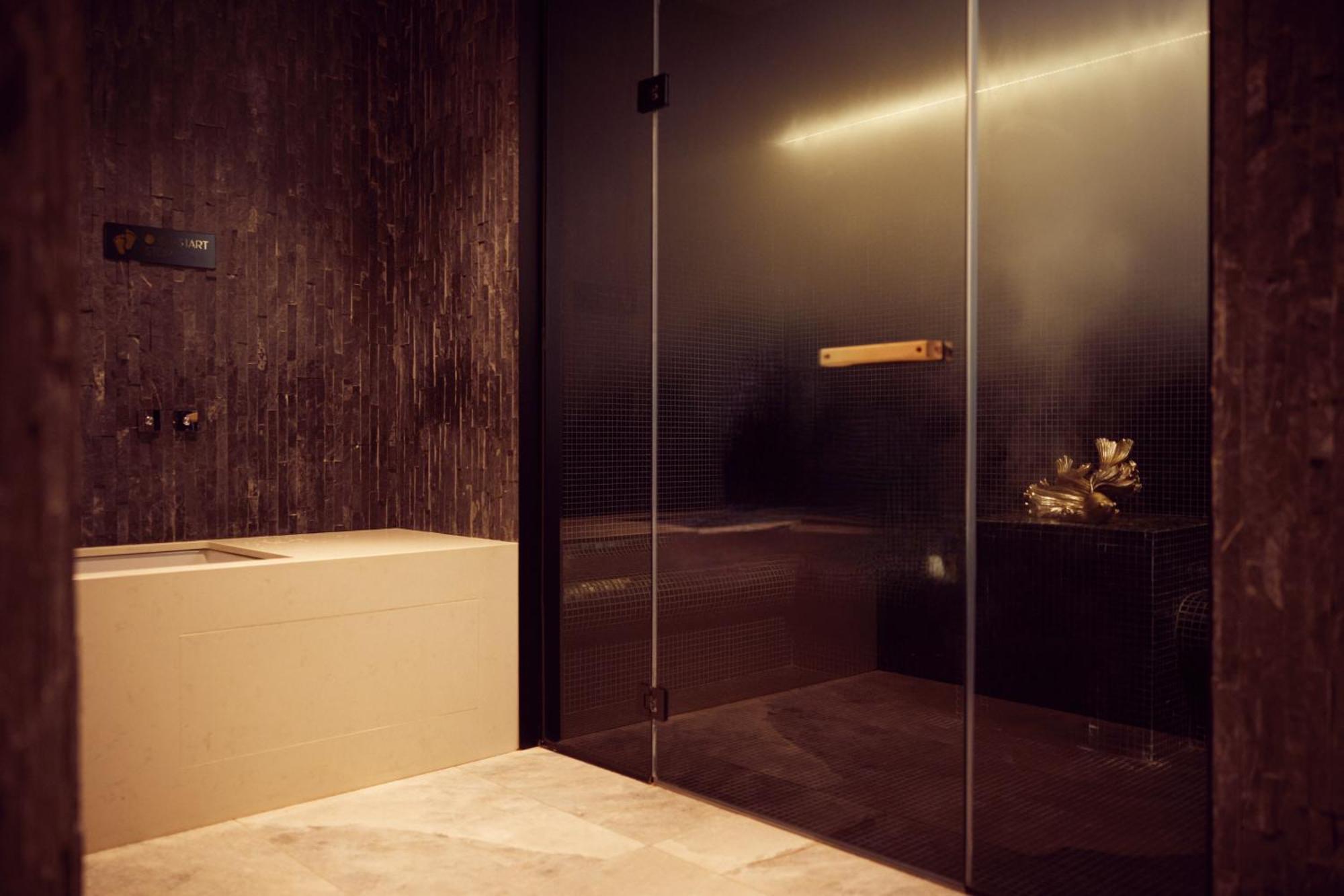 Van Der Valk Hotel Mons Congres & Spa Экстерьер фото