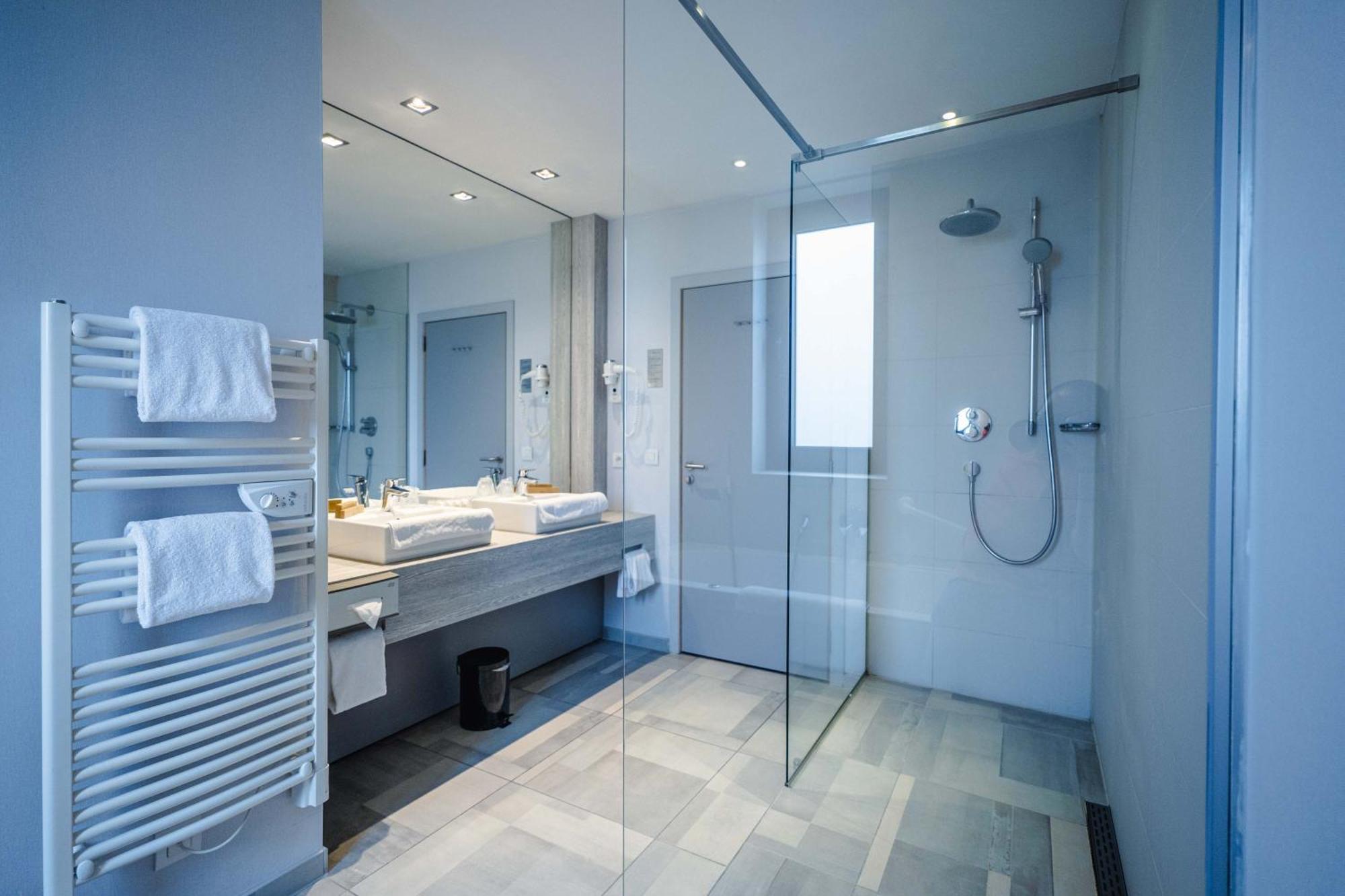 Van Der Valk Hotel Mons Congres & Spa Экстерьер фото