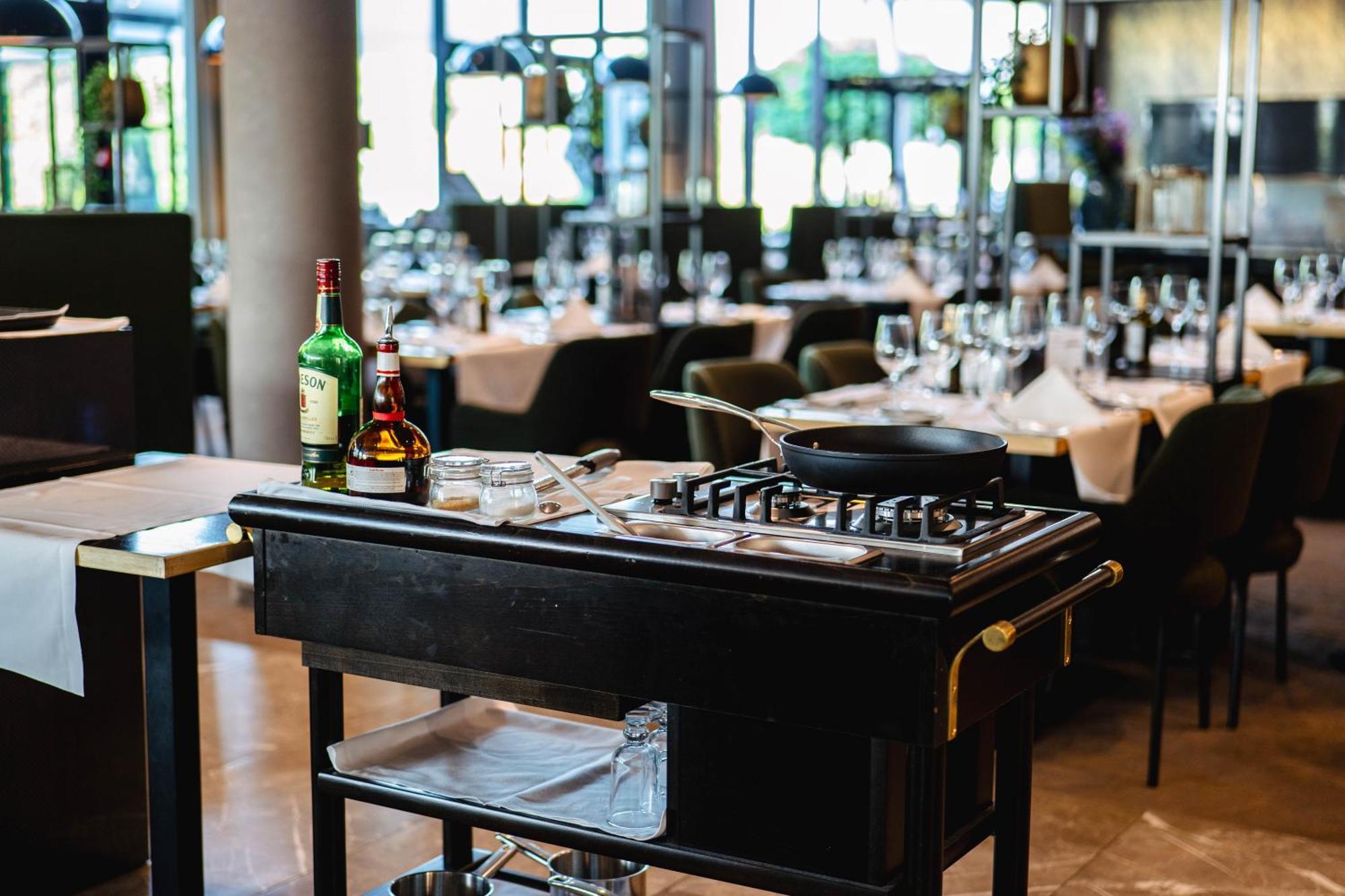 Van Der Valk Hotel Mons Congres & Spa Экстерьер фото